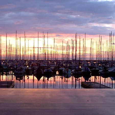 Διαμέρισμα 8 Person On A In *