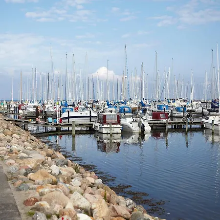 Διαμέρισμα 8 Person On A In *