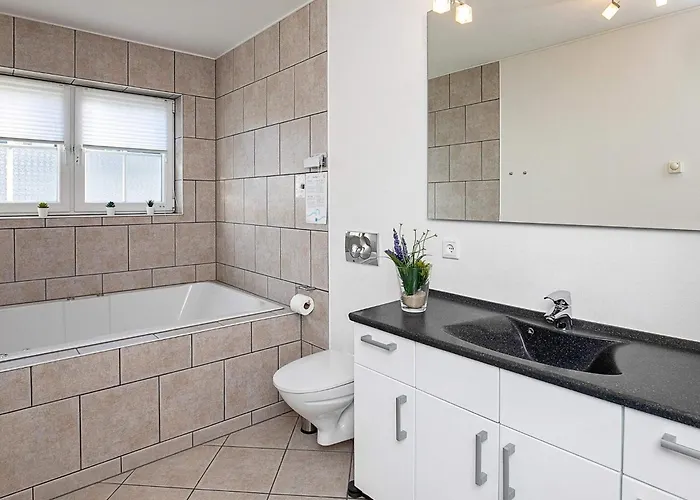 Apartamento 8 Person On A In *